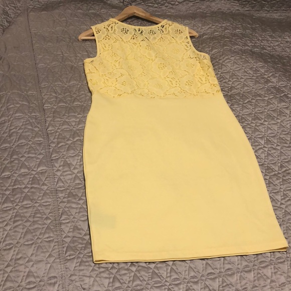 Butter yellow dress - Picture 4 of 5